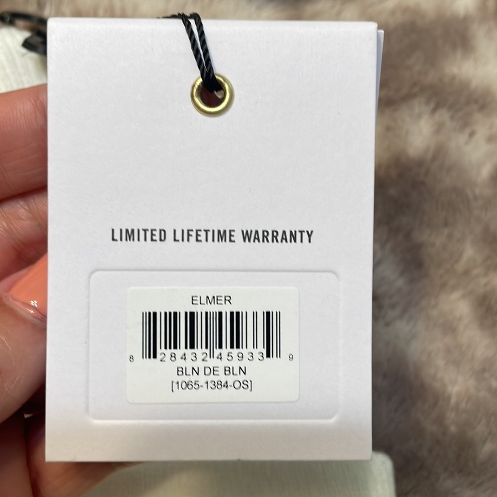 New With Tags Herschel White Beanie - Picture 4 of 9